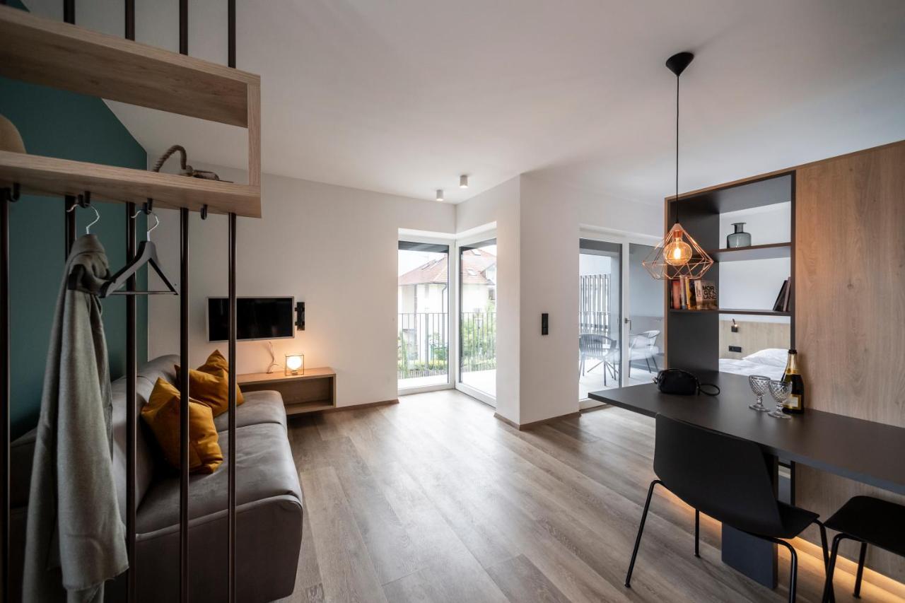 Sambucus Apartments -Premium Apartments For You And Your Dog Lana Exterior foto